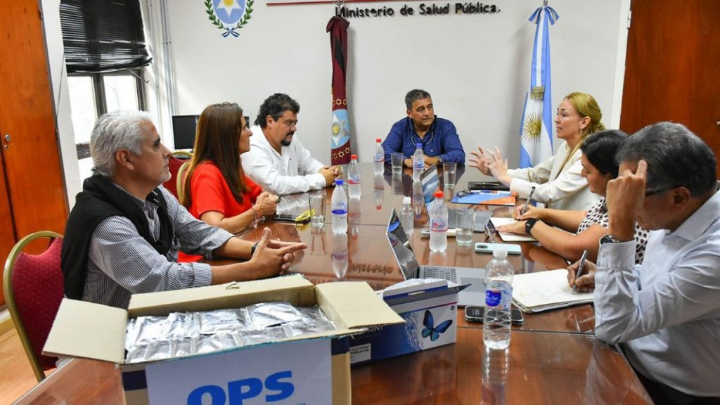 94569-el-ministerio-de-salud-recibio-80-mil-sobres-de-rehidratacion-oral-que-se-destinaran-a-las-zonas-que-se-encuentran-en-emergencia-sociosanitaria