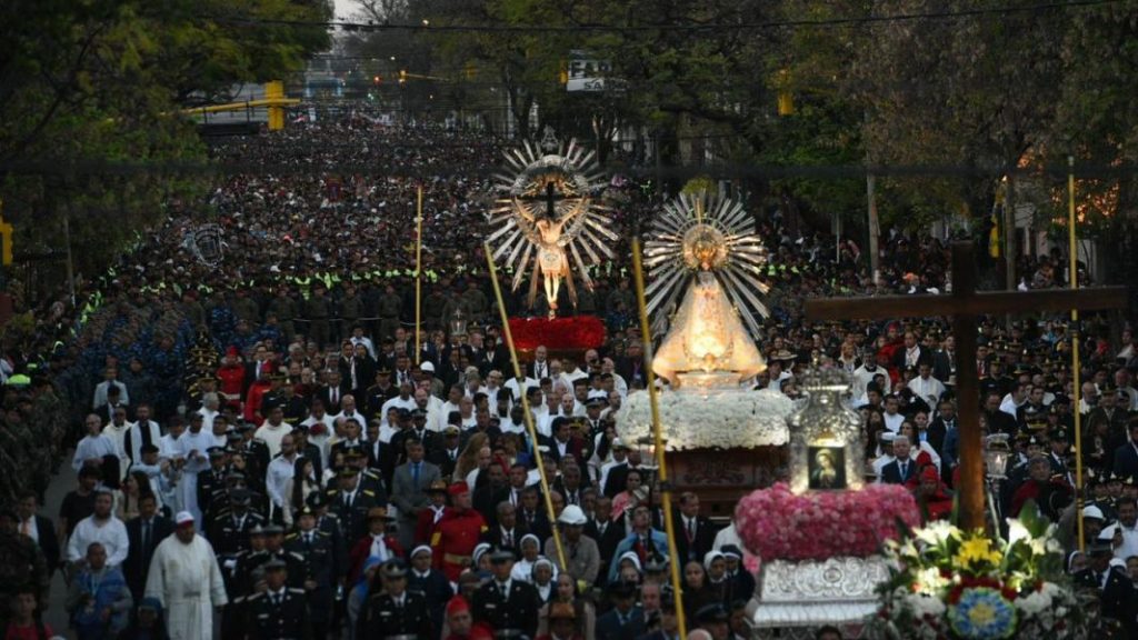 13915-el-pueblo-de-salta-renovo-su-pacto-de-fidelidad-y-amor-con-el-senior-y-la-virgen-del-milagro