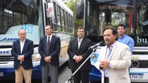 97914-saeta-sumo-94-coches-o-km-el-gobernador-saenz-encabezo-la-presentacion-oficial