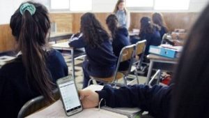 2024-11-21_12-36-no-se-podran-usar-celulares-en-las-aulas-de-las-escuelas-saltenas-960x540