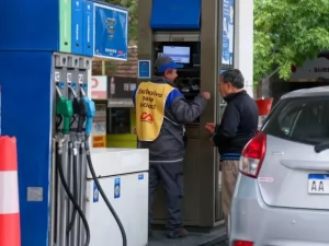 estacion-servicio-carga-combustible-nafta