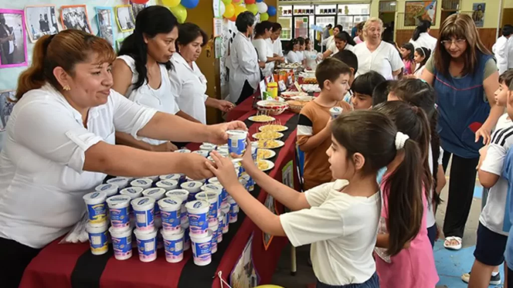 100478-el-gobierno-de-la-provincia-lanzara-este-martes-el-programa-copa-de-leche-en-capital